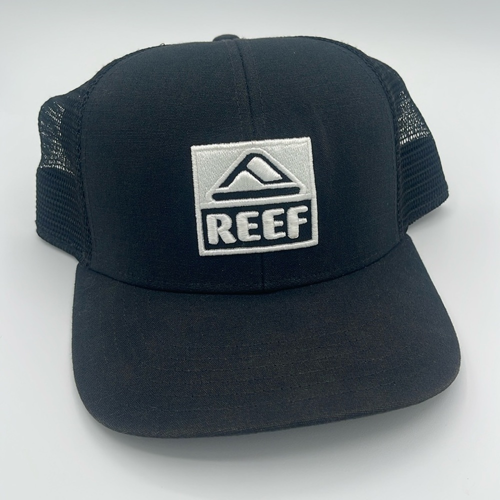 Reef Logo Trucker Hat, black/white